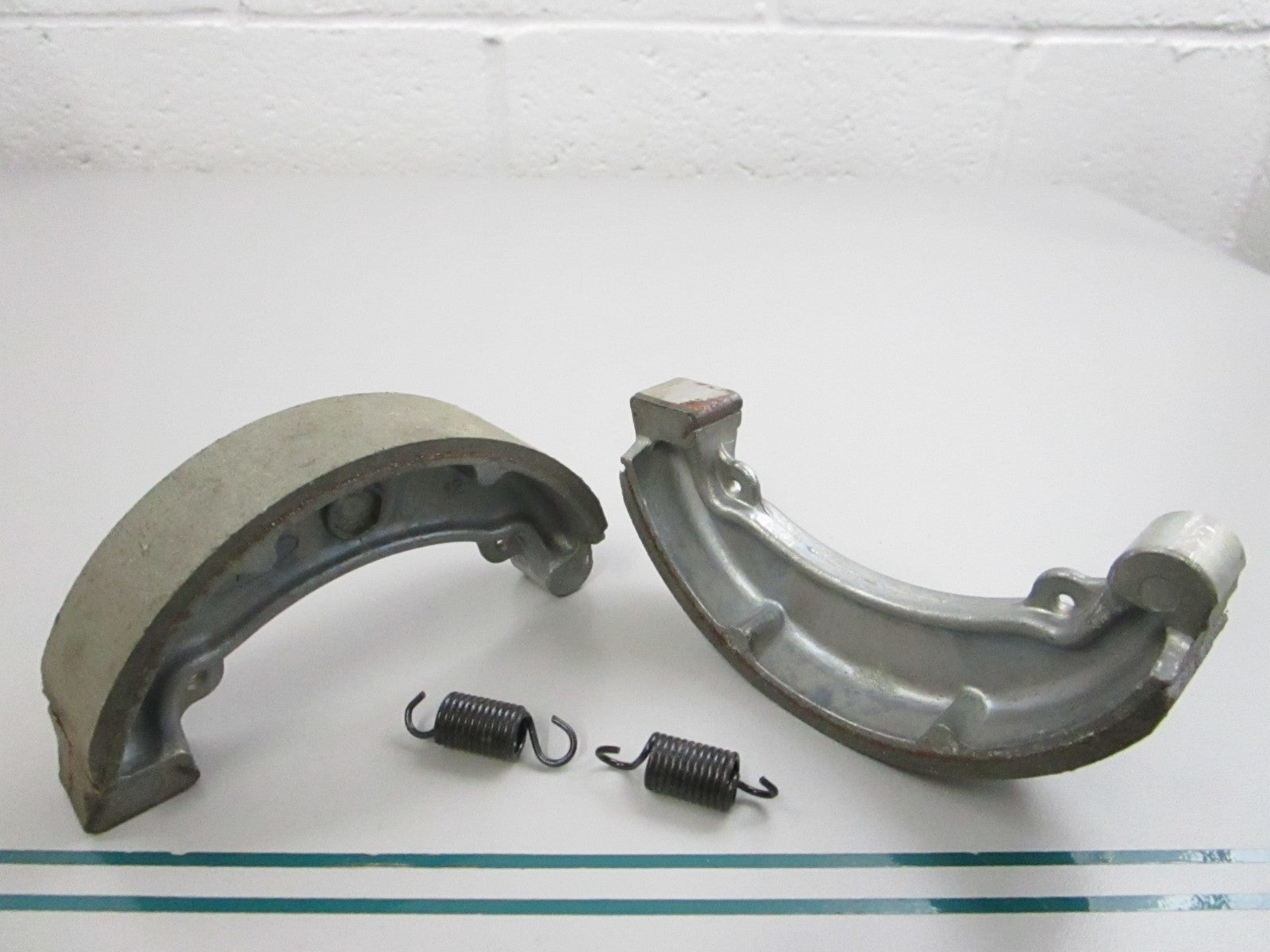 NEW OEM 06430-KBG-701 Honda Brake Shoe Set 0810