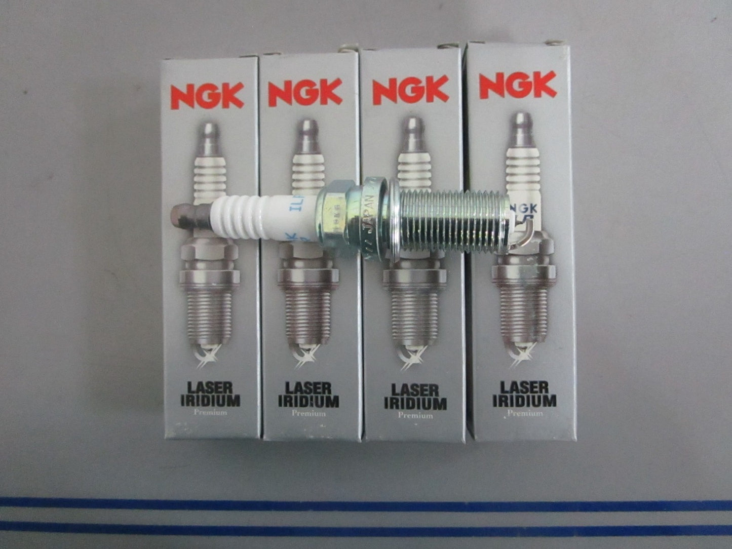 NEW OEM (LOT OF 4) ILFR6G NGK Laser Iridium Spark Plug 0820