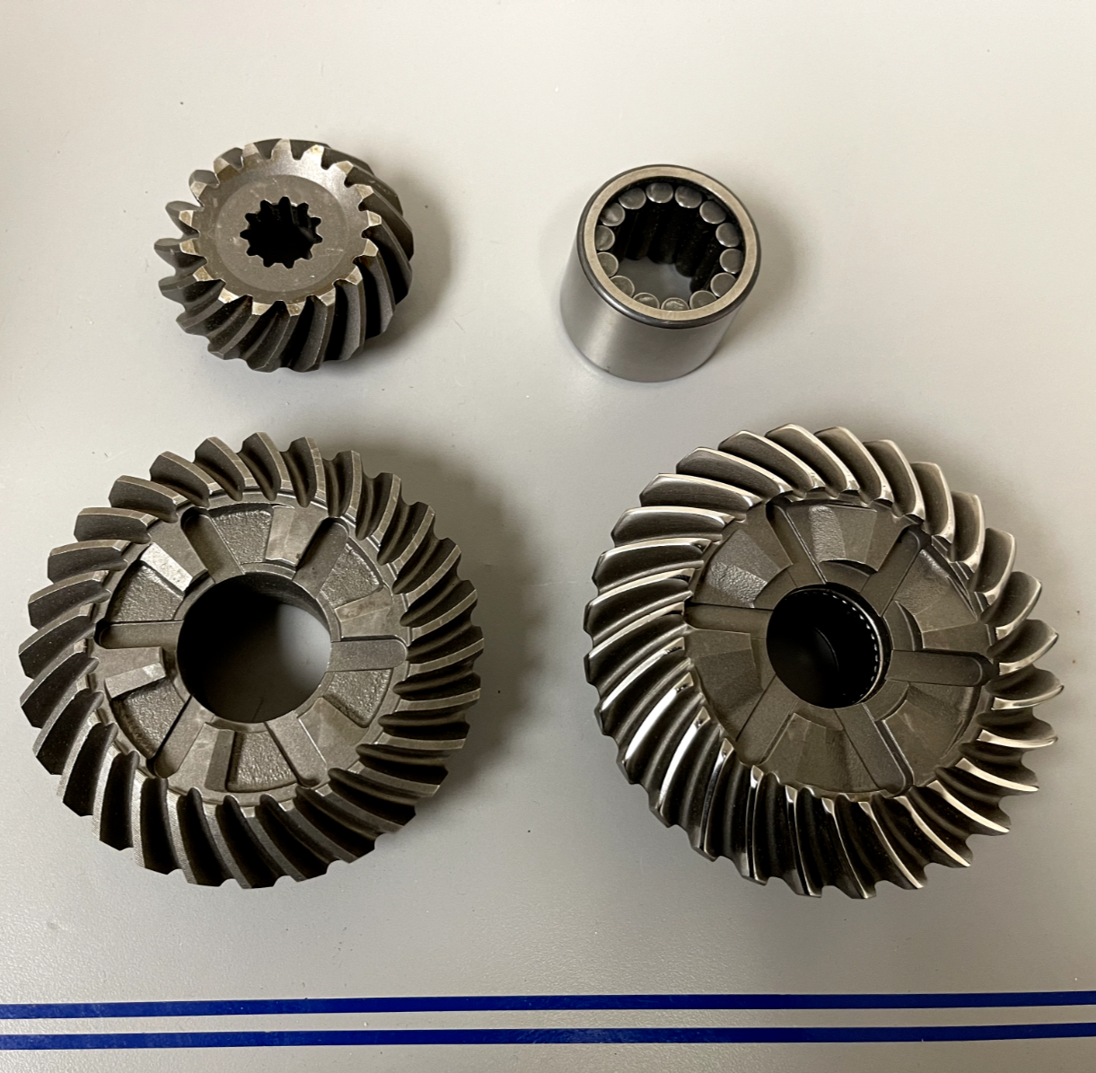 *NEW OEM* 0670 Mercury Mercruiser Sterndrive Outdrive Gear Set 43-96084A2