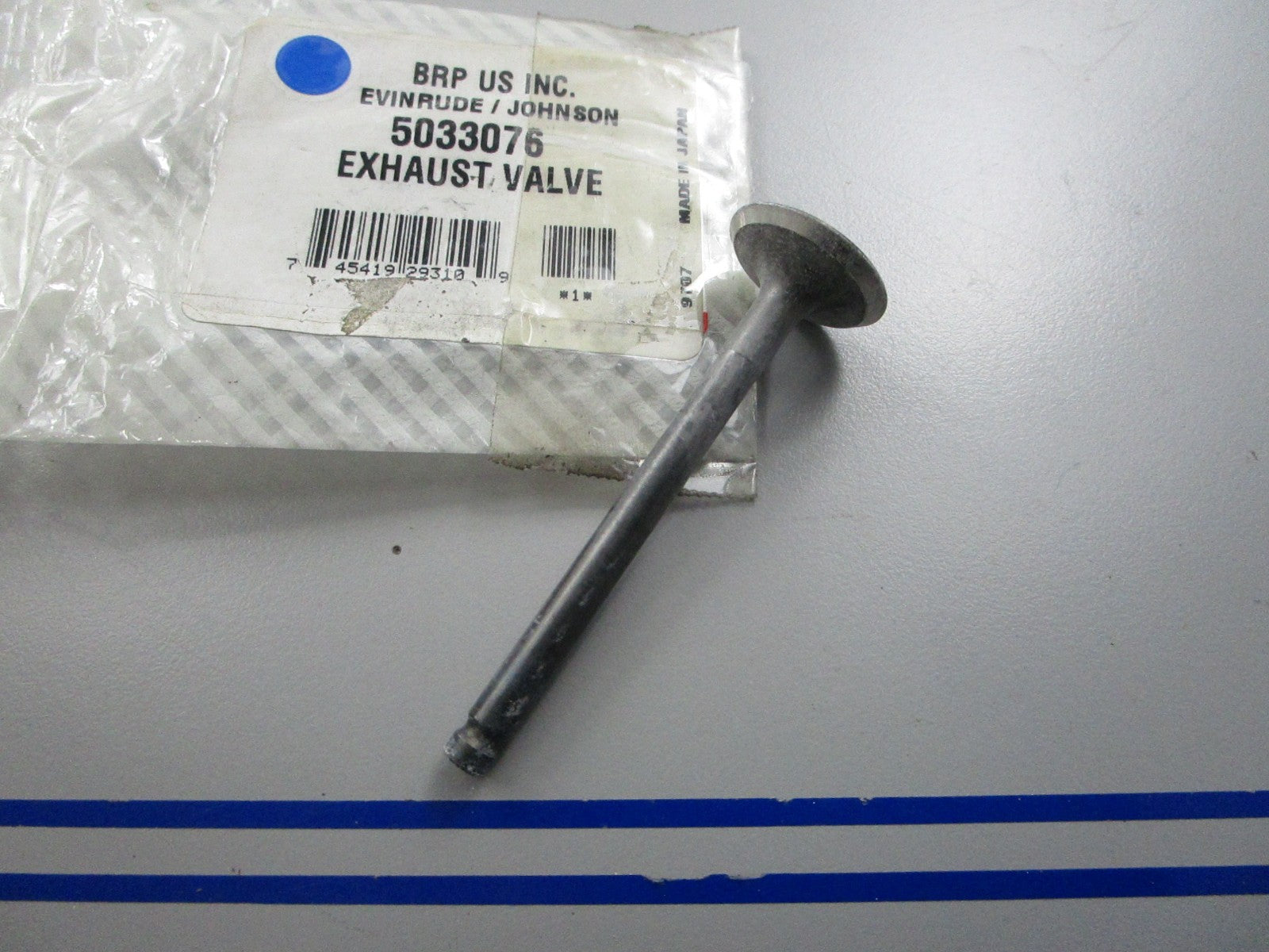 *NEW OEM* 0720 OMC Johnson Evinrude Exhaust Valve 5033076
