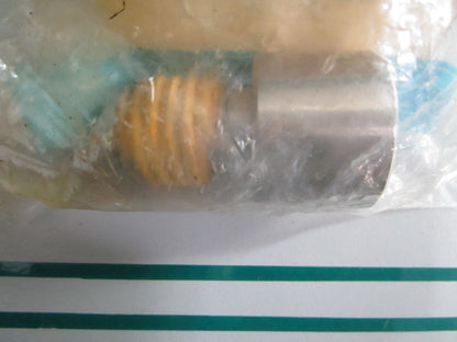 NEW OEM 3852316 Volvo Penta Shoulder Screw 0820