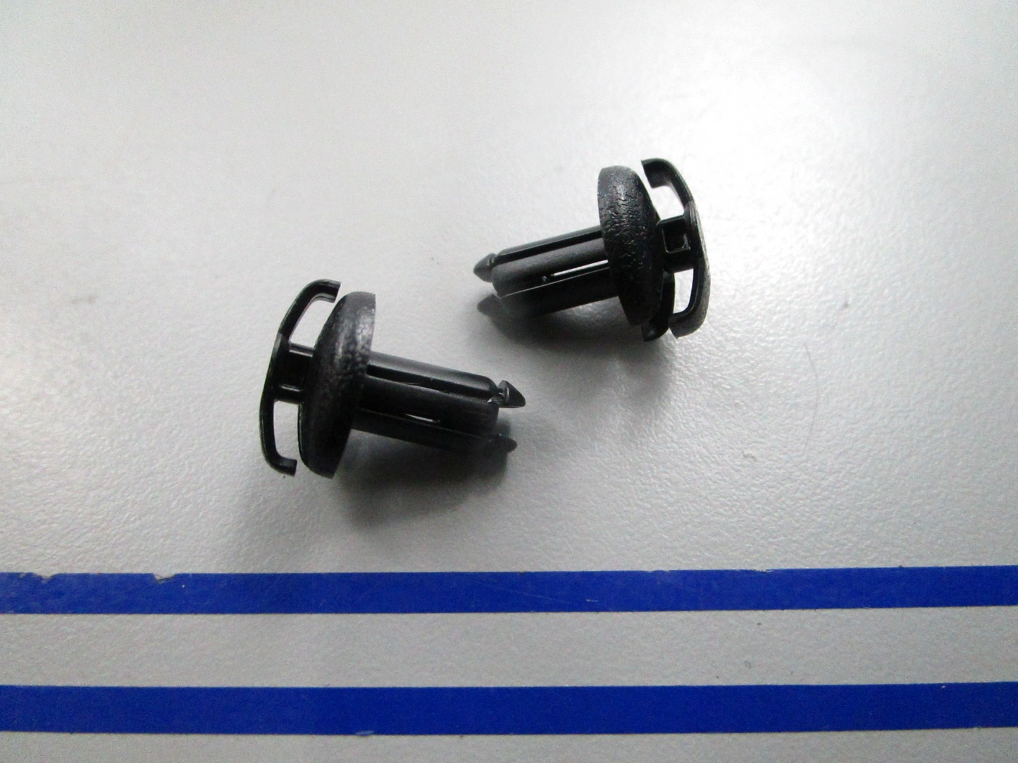 NEW OEM (LOT OF 2) Honda 90683-GAZ-003 Trim Clip 0810