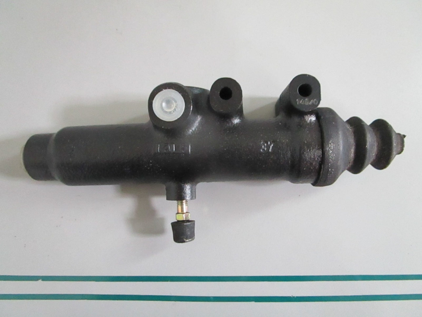 NEW OEM 0002952406 Mercedes-Benz Master Cylinder 0820