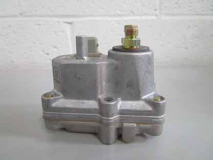 NEW OEM 0438140031 Bosch Warm-Up Regulator 0820