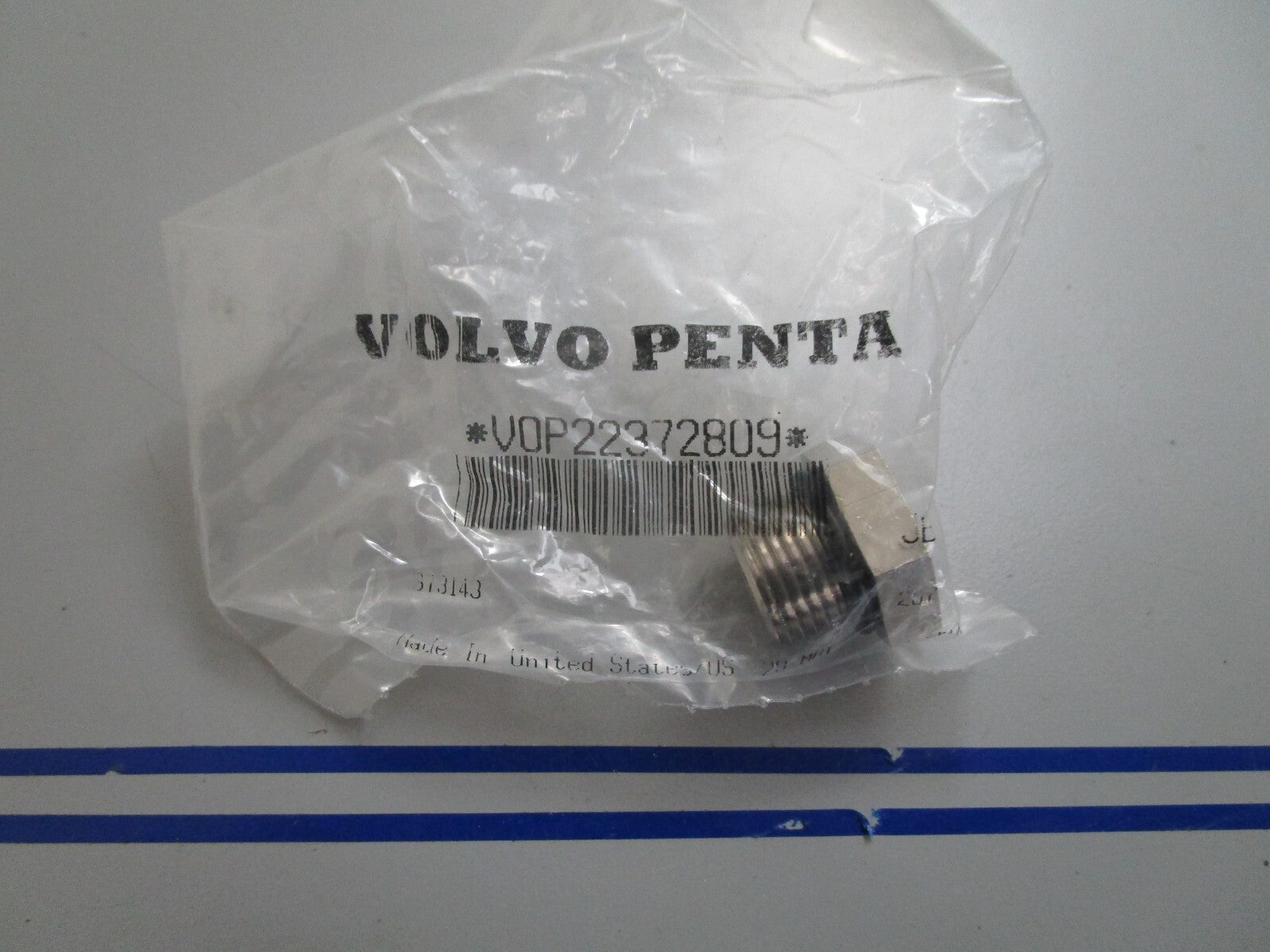 *NEW OEM* 0810 Volvo Penta Adapter 22372809