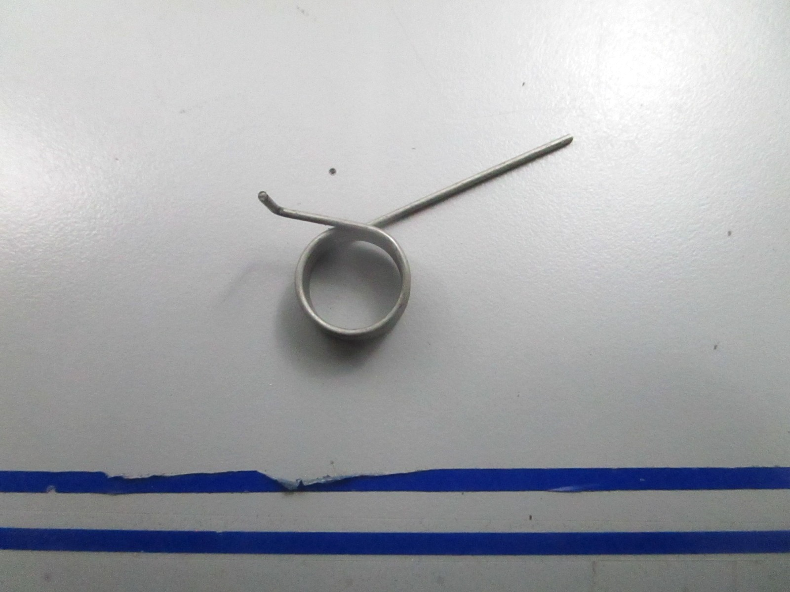 *NEW OEM* 0810 OMC Johnson Carrying Handle Spring 336038 0336038