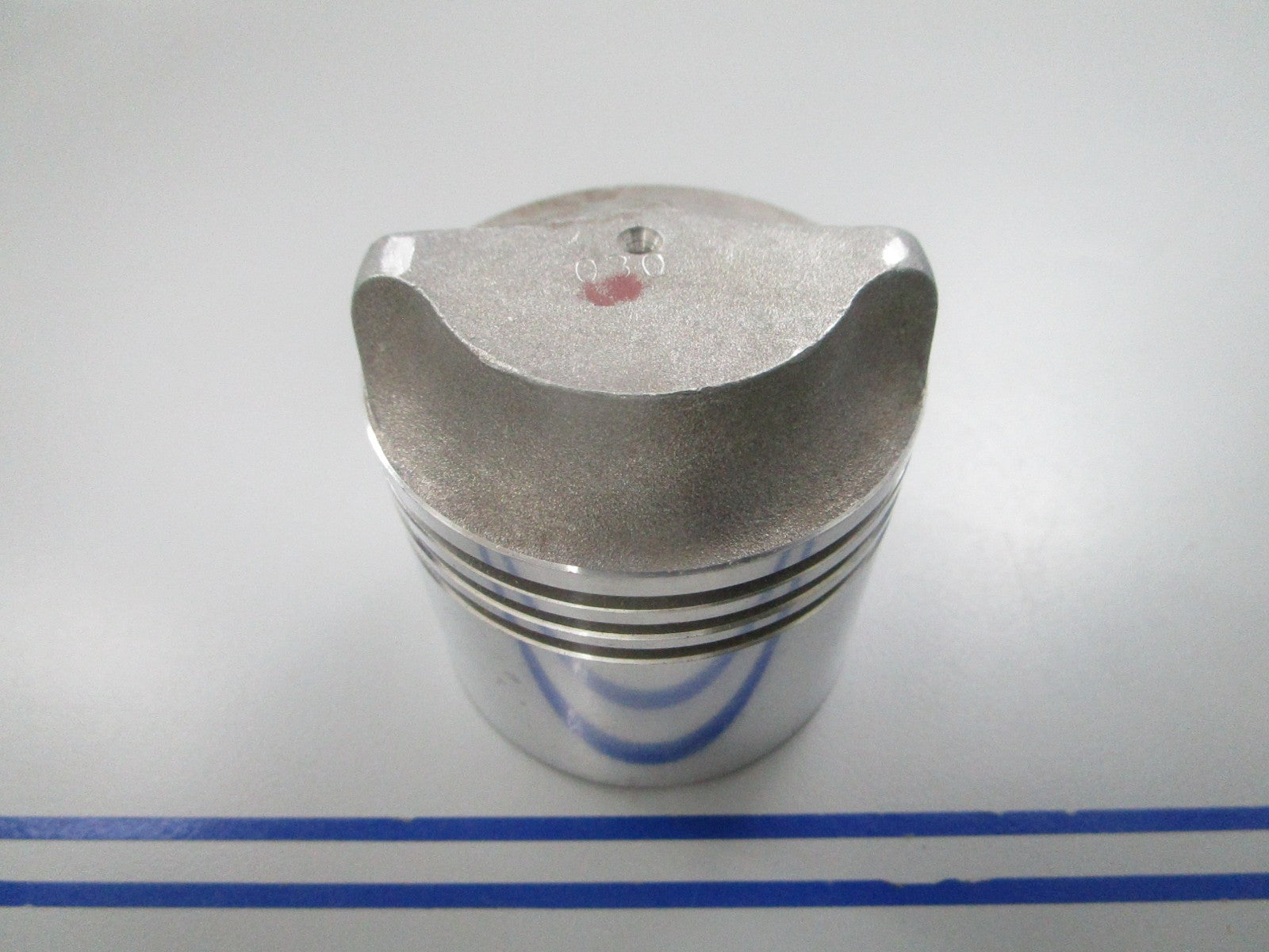 NEW OEM 385867 0385867 OMC Johnson Evinrude Piston 0810