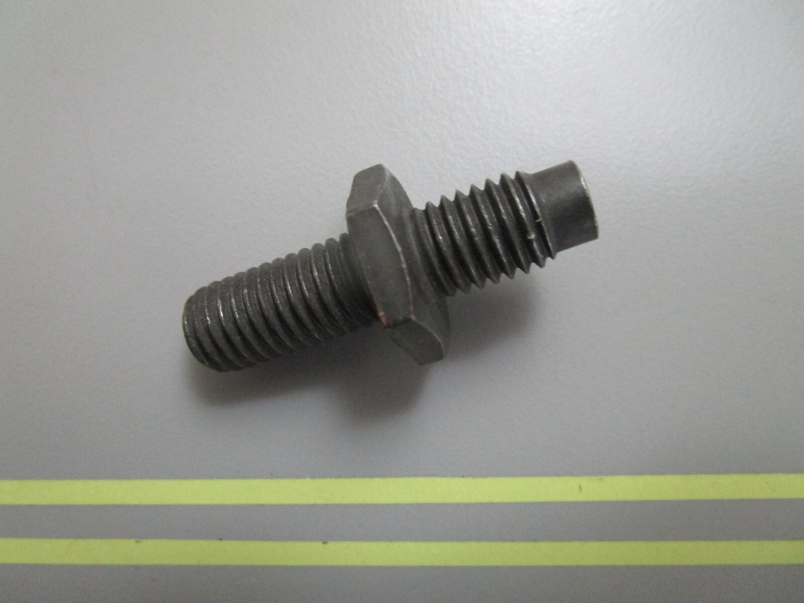 *NEW OEM* 0810 Volvo Penta Stud 855574