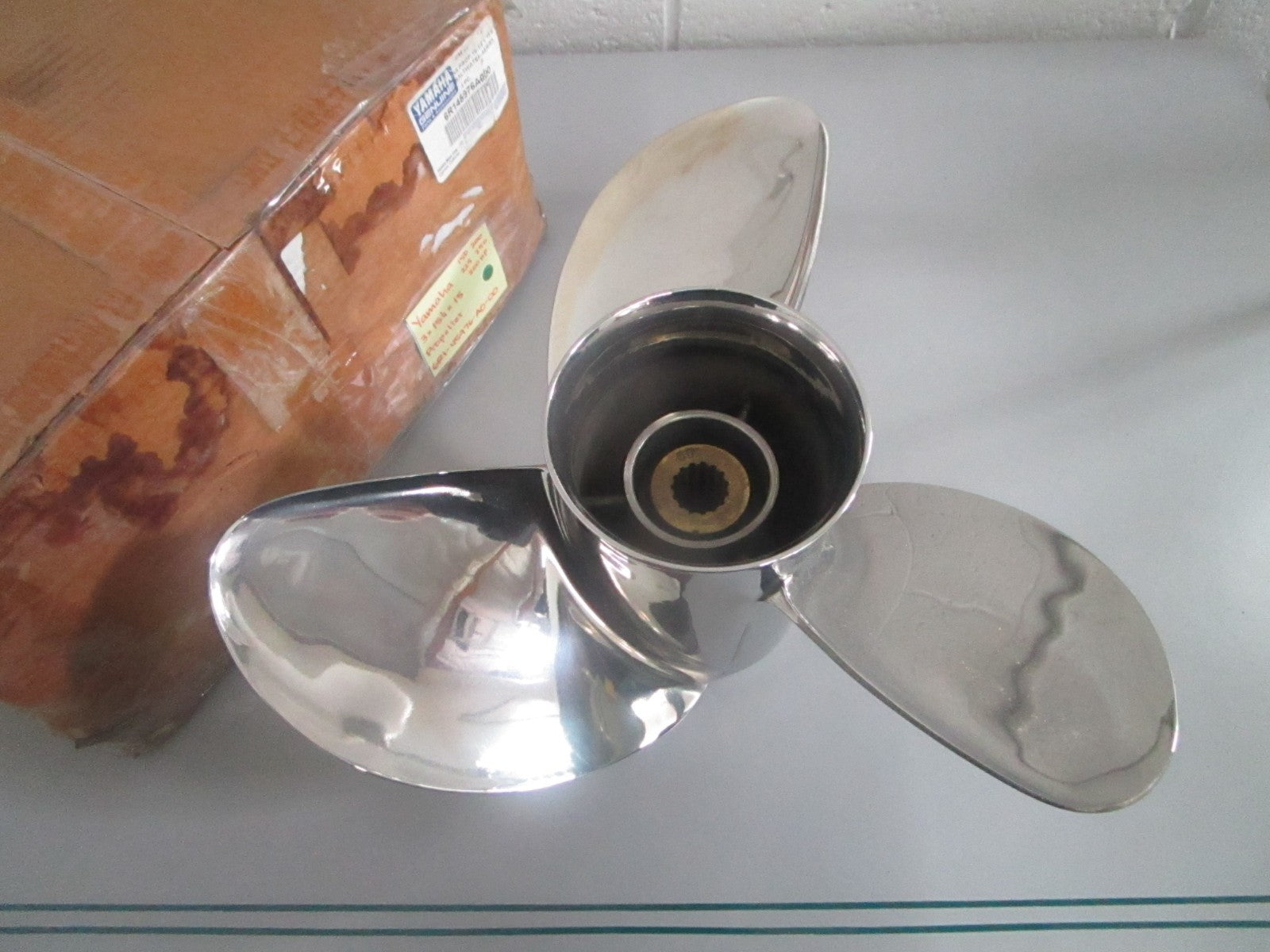 NEW OEM 6R1-45976-A0-00 Yamaha 150-300HP 3×15¼×15 Propeller 0820