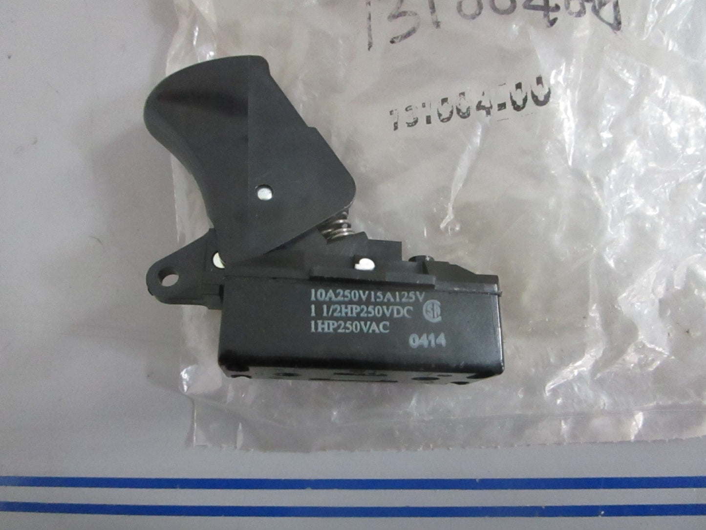 NEW OEM 131004-00 Black+Decker Switch 0820