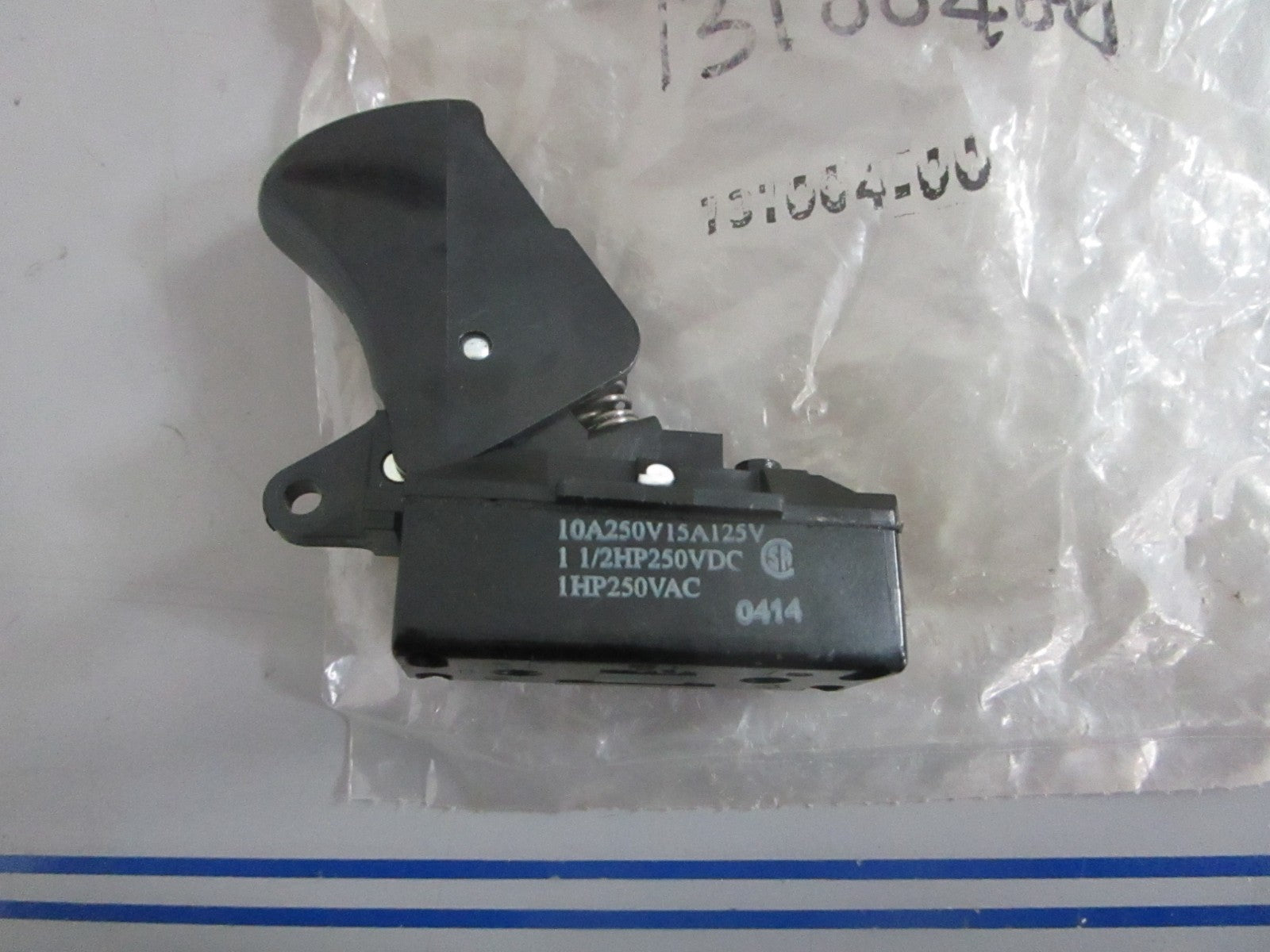 NEW OEM 131004-00 Black+Decker Switch 0820