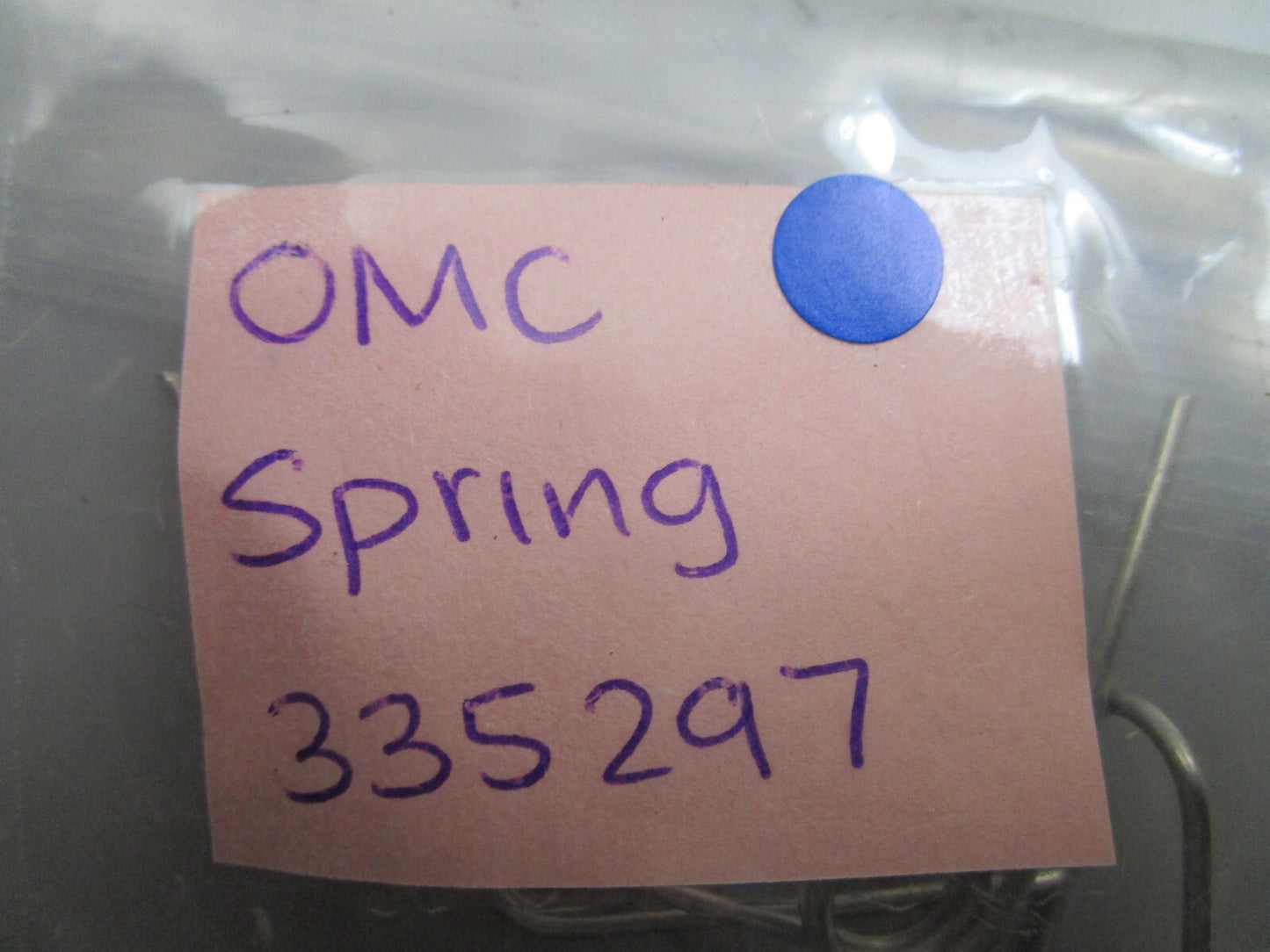 *NEW OEM* 0810 OMC Johnson Evinrude Spring 335297 0335297