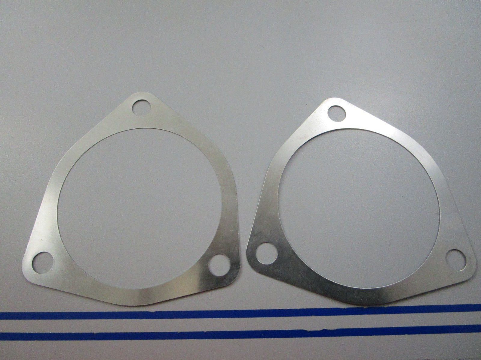 NEW OEM (LOT OF 2) 908429 0908429 OMC Johnson Evinrude Shim 0810