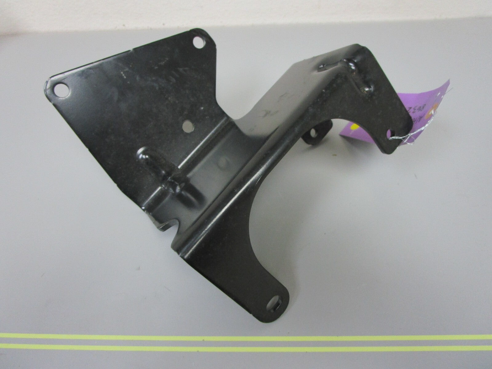 *NEW OEM* 0720 Mercury Quicksilver Alternator Bracket 863211T01