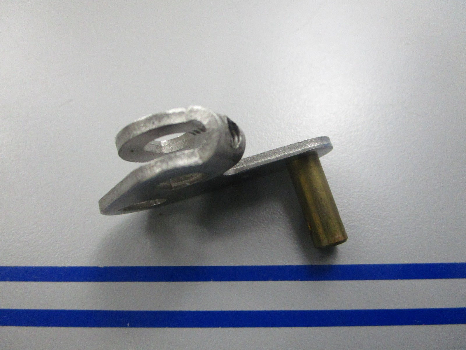 NEW OEM 397504 0397504 OMC Johnson Evinrude Lever & Pin 0810