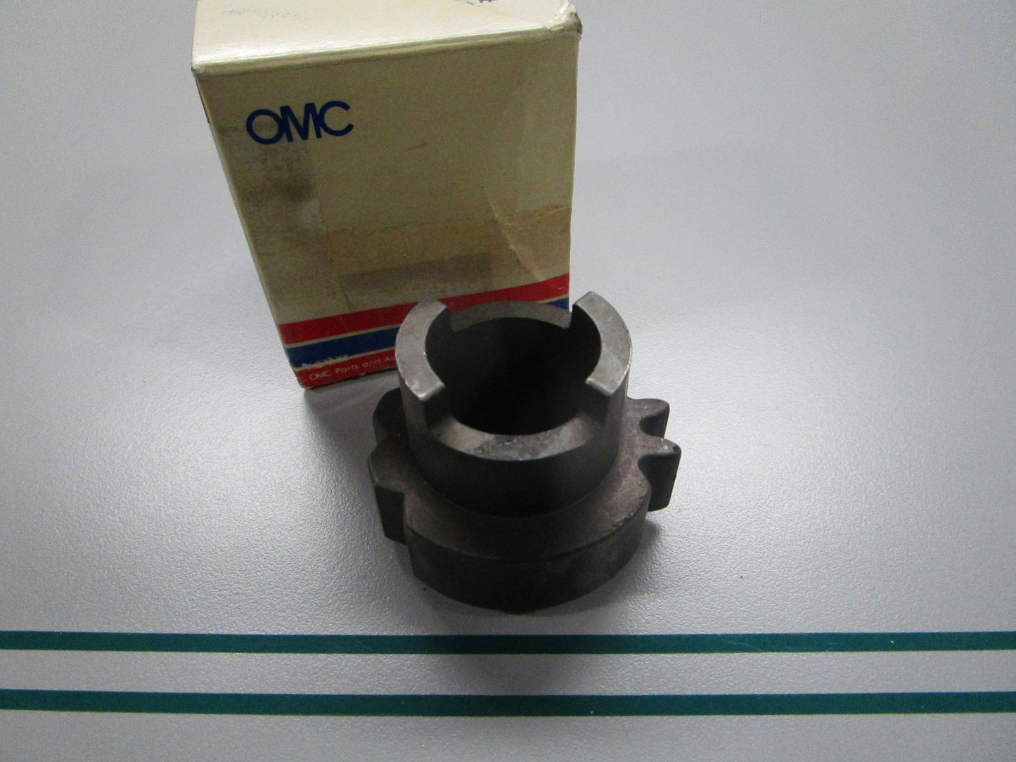 NEW OEM 124644 0124644 OMC Johnson Evinrude Drive Gear 0810