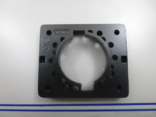 *NEW OEM* 0810 Mercury Quicksilver Bezel Assembly 818513T