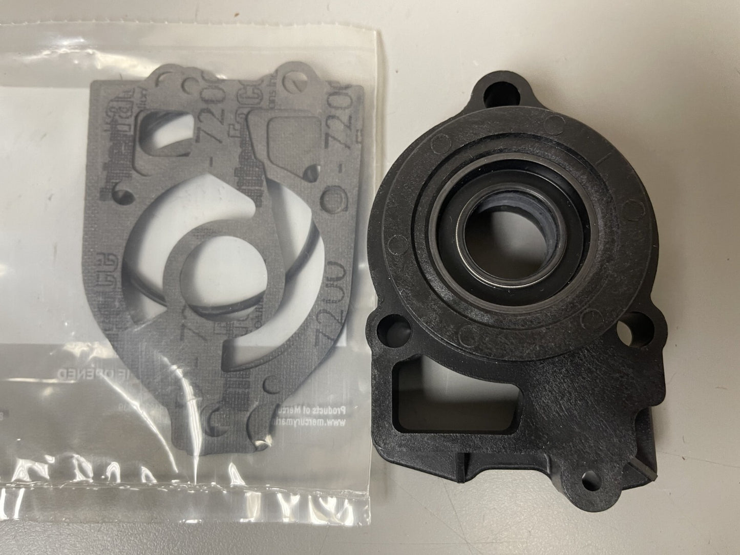 *NEW OEM* 0670 Mercury Quicksilver Water Pump Base Assembly 46-8M0077147
