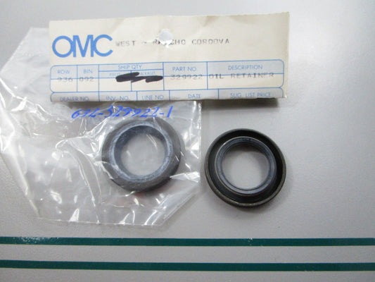 NEW OEM (LOT OF 2) 329922 0329922 OMC Johnson Evinrude Oil Seal 0810