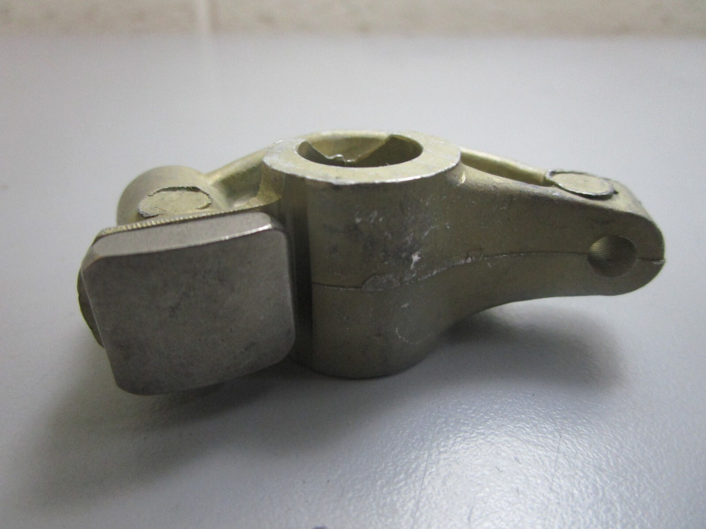 *NEW OEM* 0820 OMC Johnson Evinrude Rocker Arm 438264 0438264