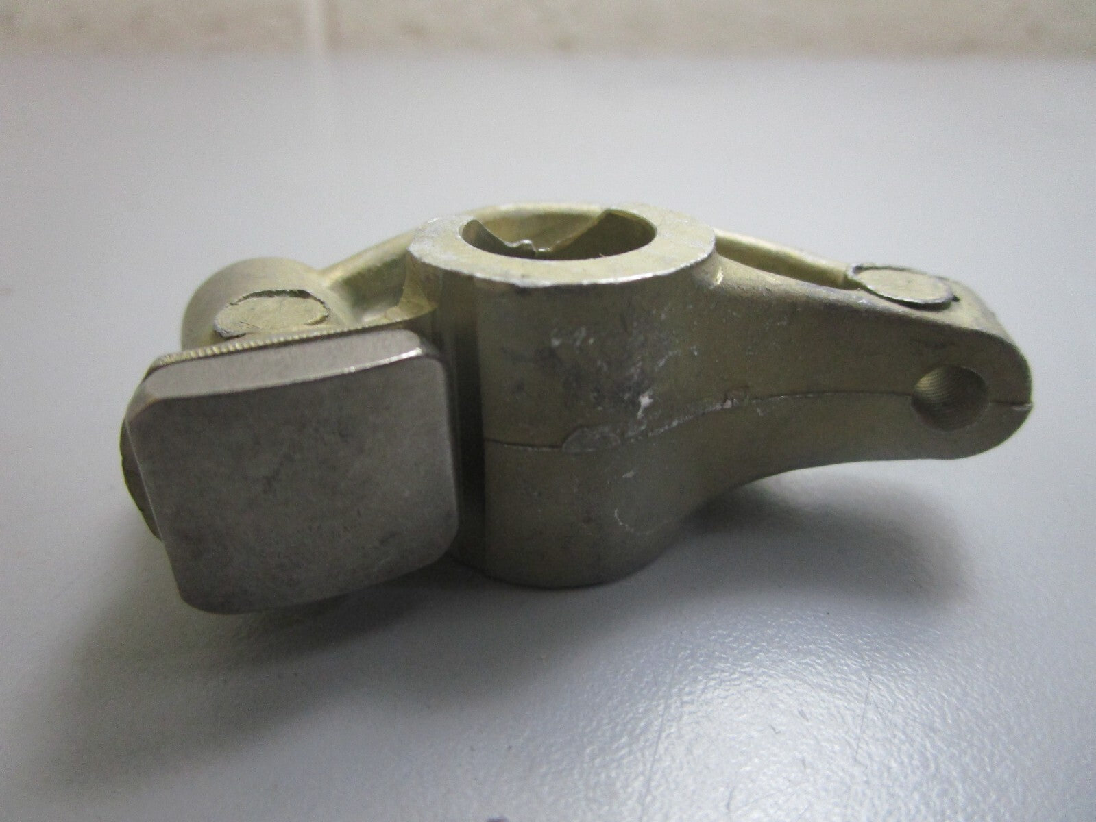 *NEW OEM* 0820 OMC Johnson Evinrude Rocker Arm 438264 0438264