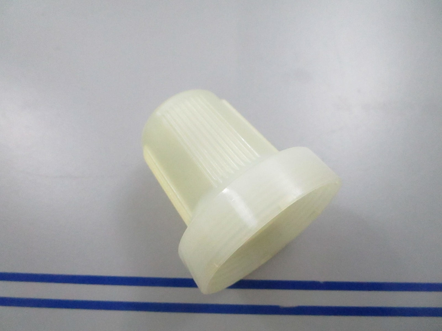 *NEW OEM* 0810 Mercury Quicksilver Fuel Filter Bowl Cap 82784M