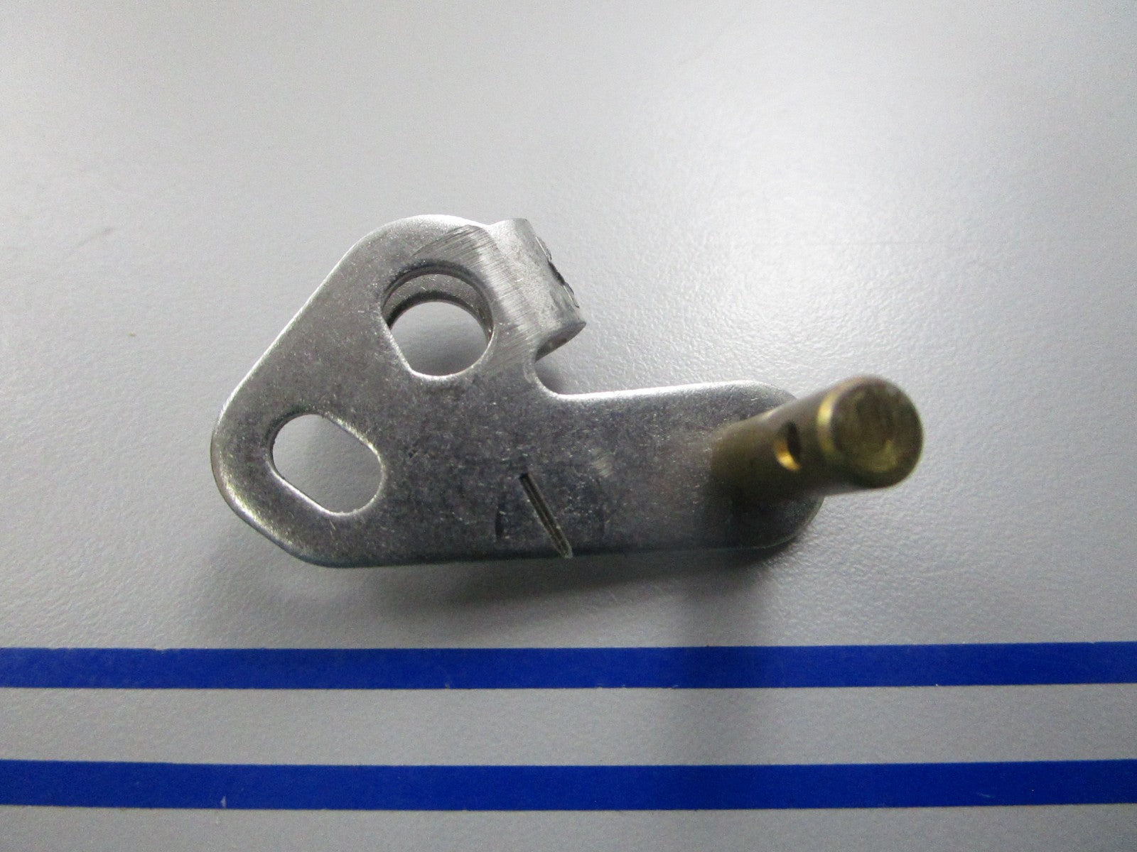 NEW OEM 397504 0397504 OMC Johnson Evinrude Lever & Pin 0810