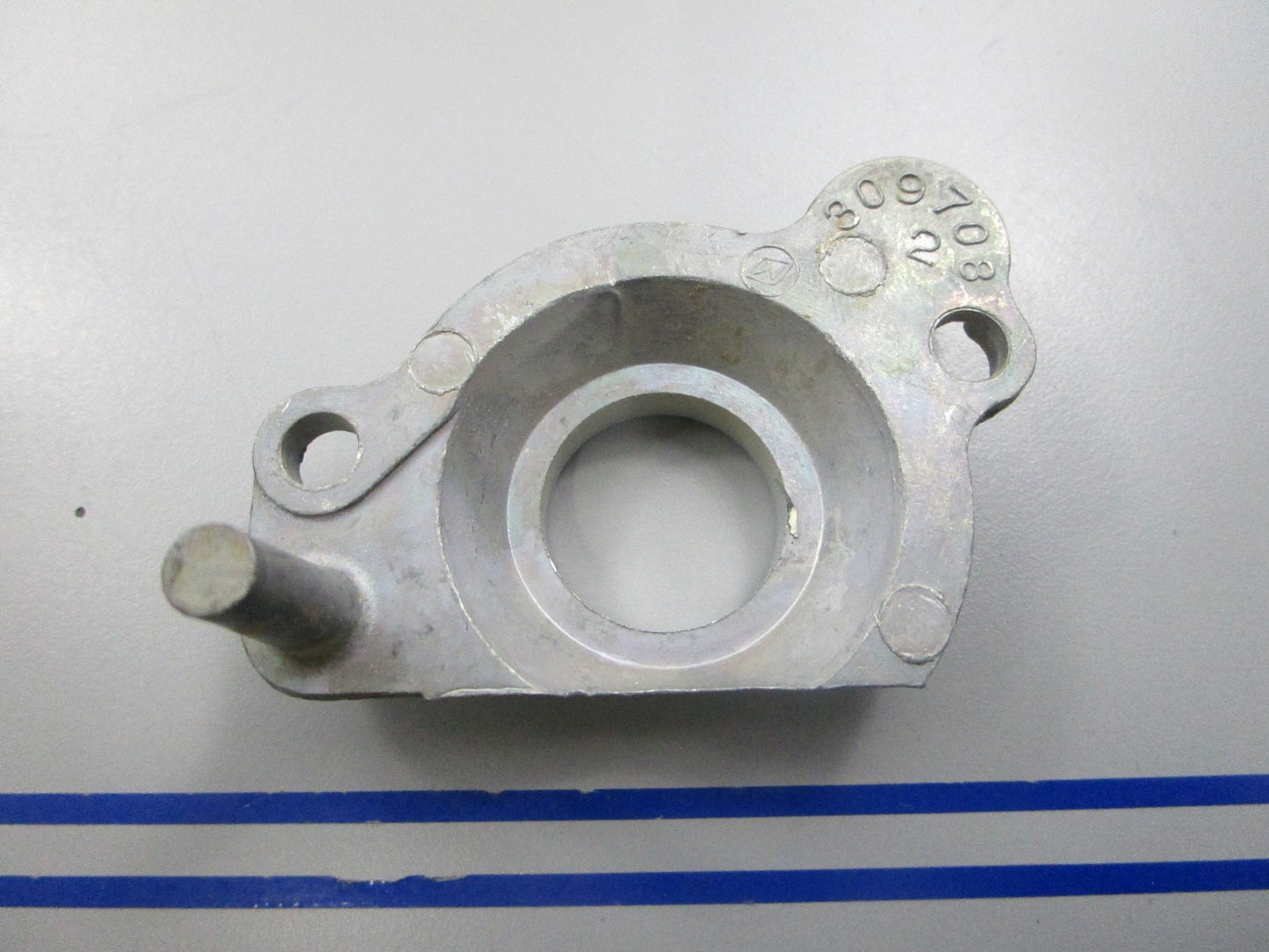NEW OEM 309708 0309708 OMC Johnson Evinrude Bearing Head 0810