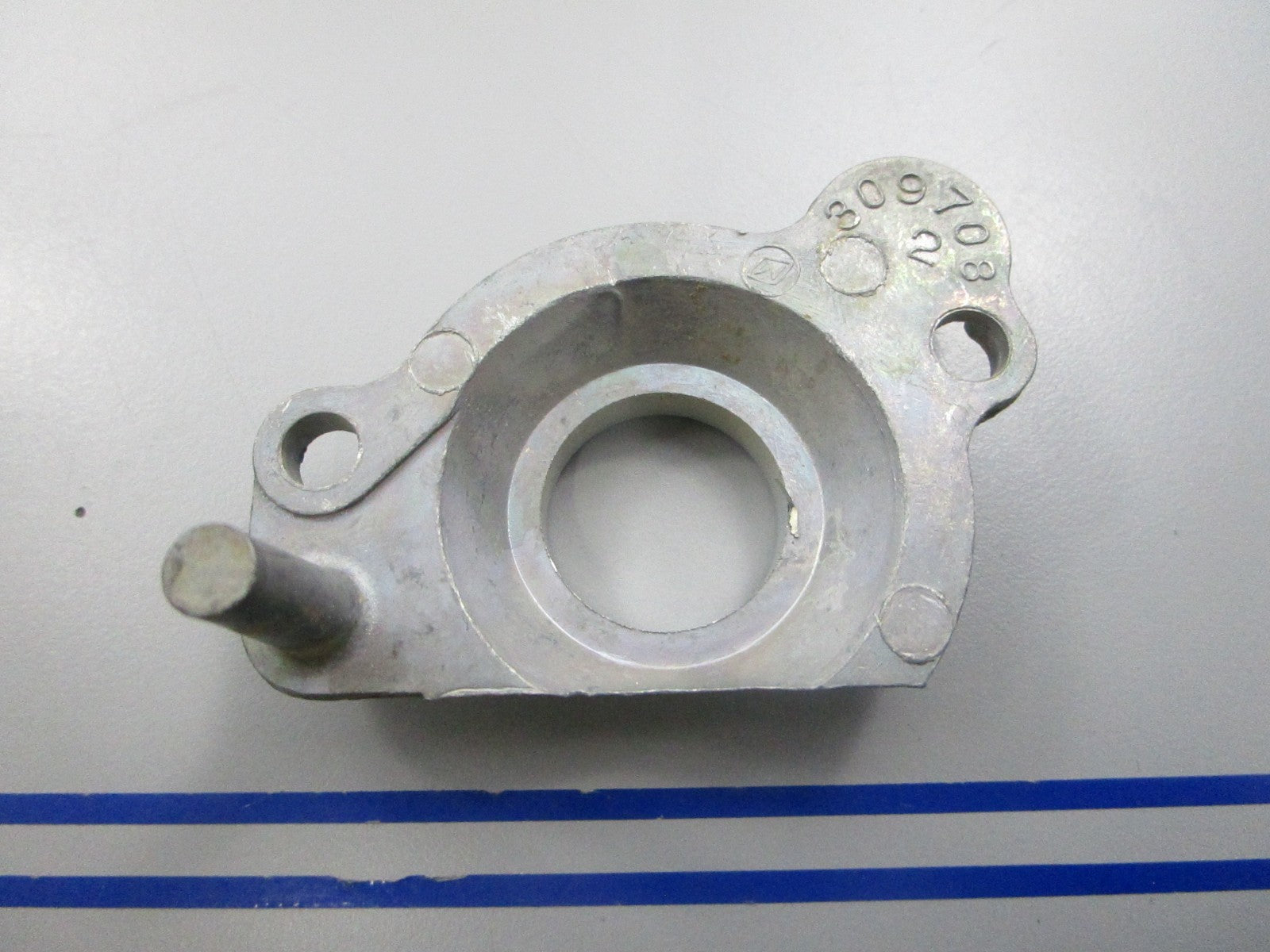 NEW OEM 309708 0309708 OMC Johnson Evinrude Bearing Head 0810