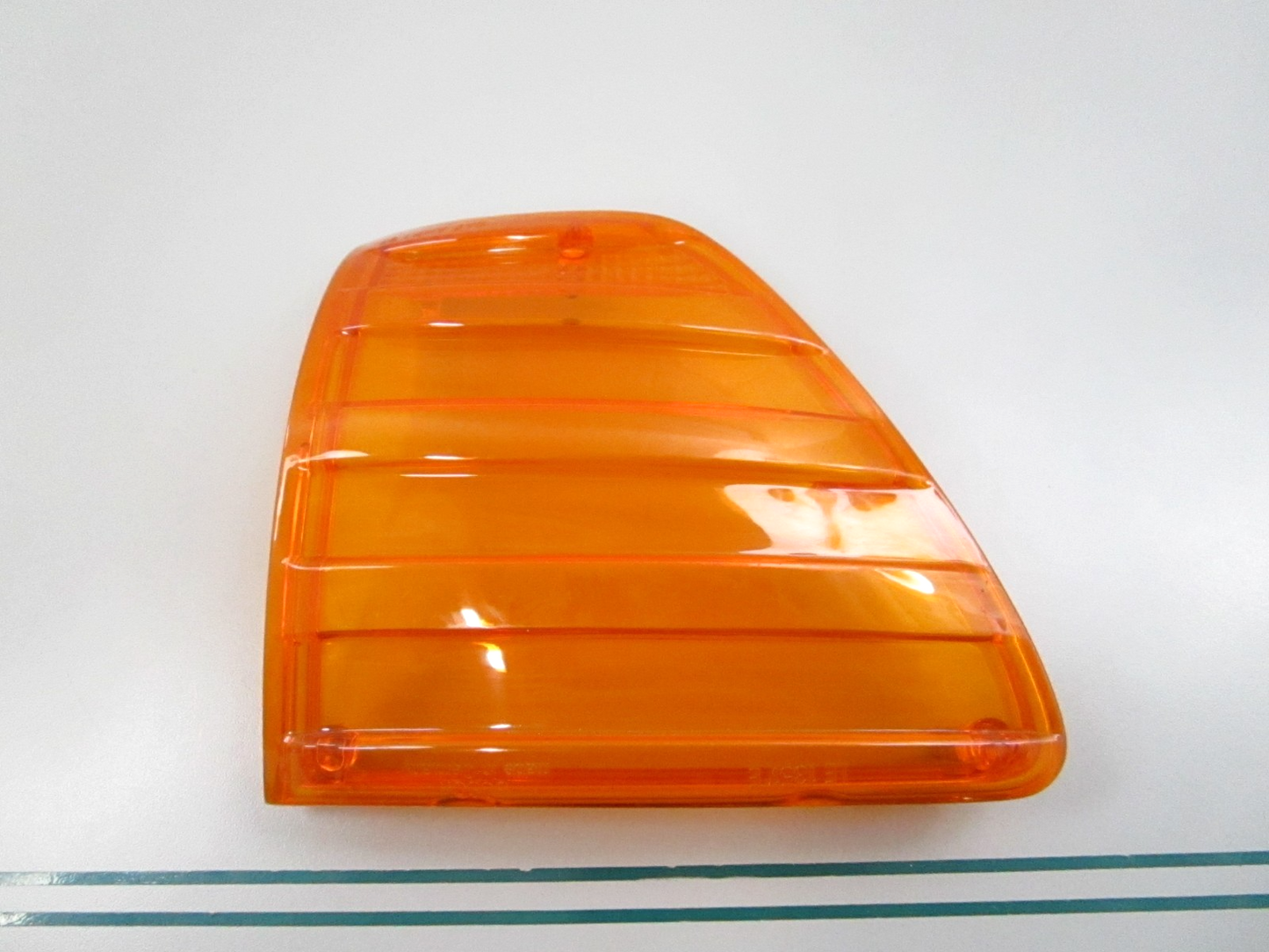 NEW OEM 0008200166 Mercedes-Benz Lens 0810