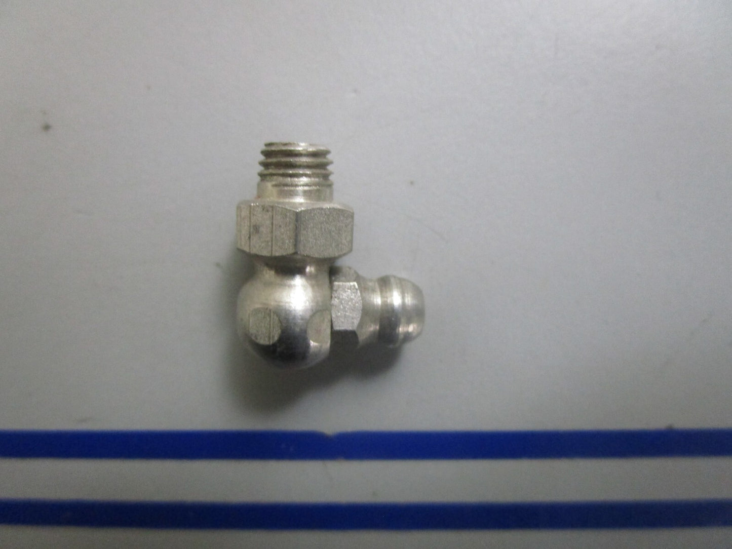 *NEW OEM* 0810 OMC Johnson Evinrude 90 Degree Fitting 908768 0908768