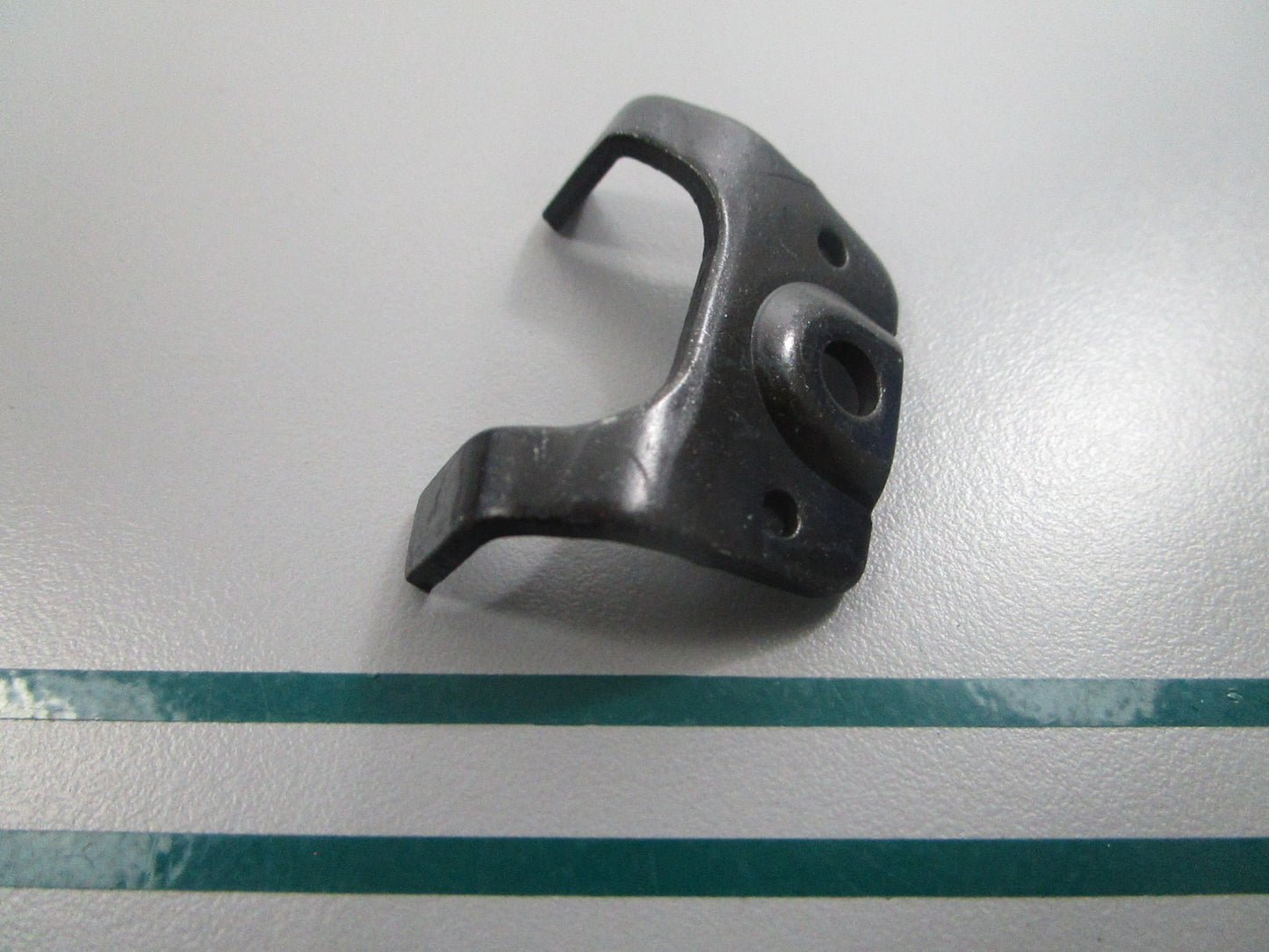 NEW OEM 690593 Briggs & Stratton Oil Fill Bracket 0810