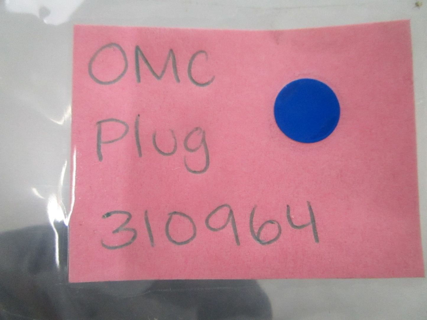 *NEW OEM* 0810 OMC Johnson Evinrude Plug 310964 0310964