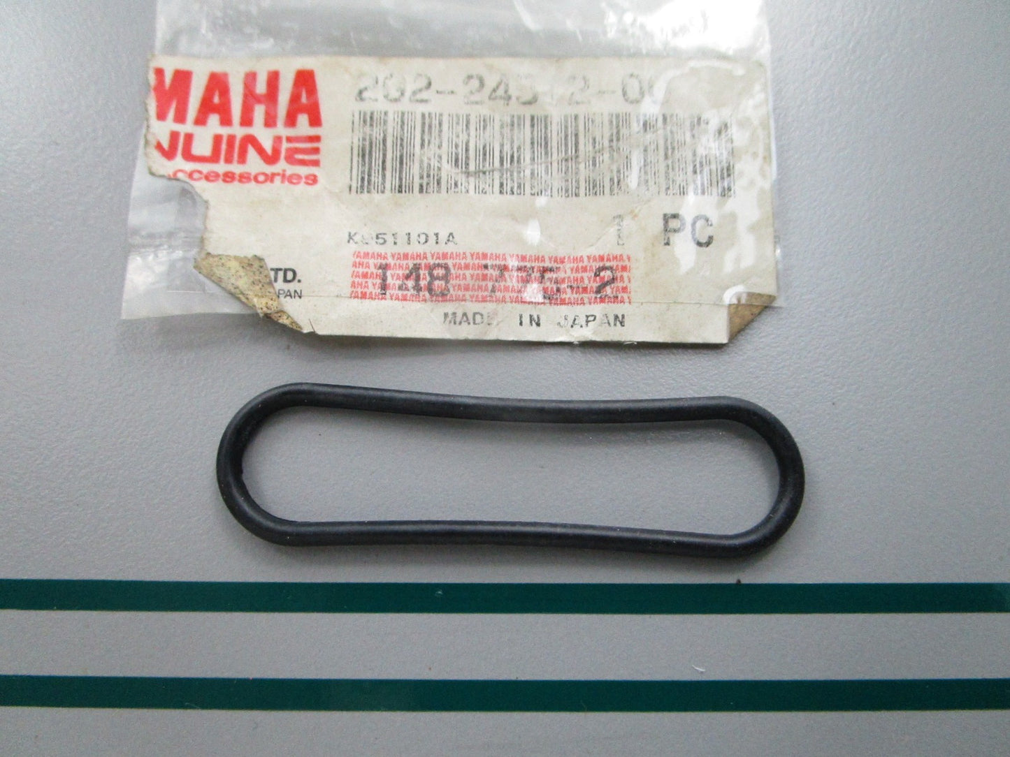 NEW OEM 2G2-24512-00 Yamaha Fuel Gasket 0810