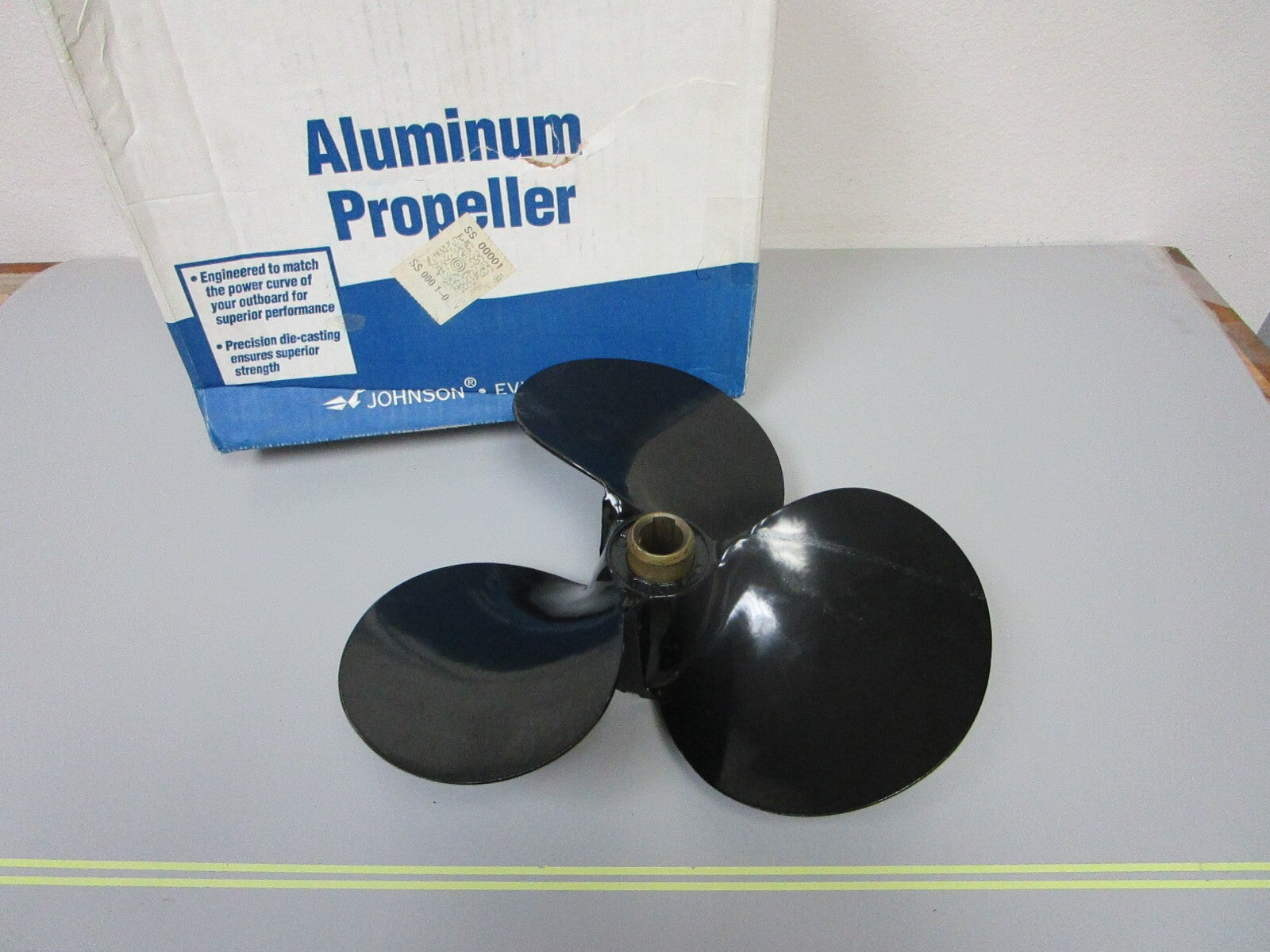 *NEW OEM* 0720 OMC Johnson Evinrude 33 30 40 hp 11 x 9P Propeller 376738 0376738