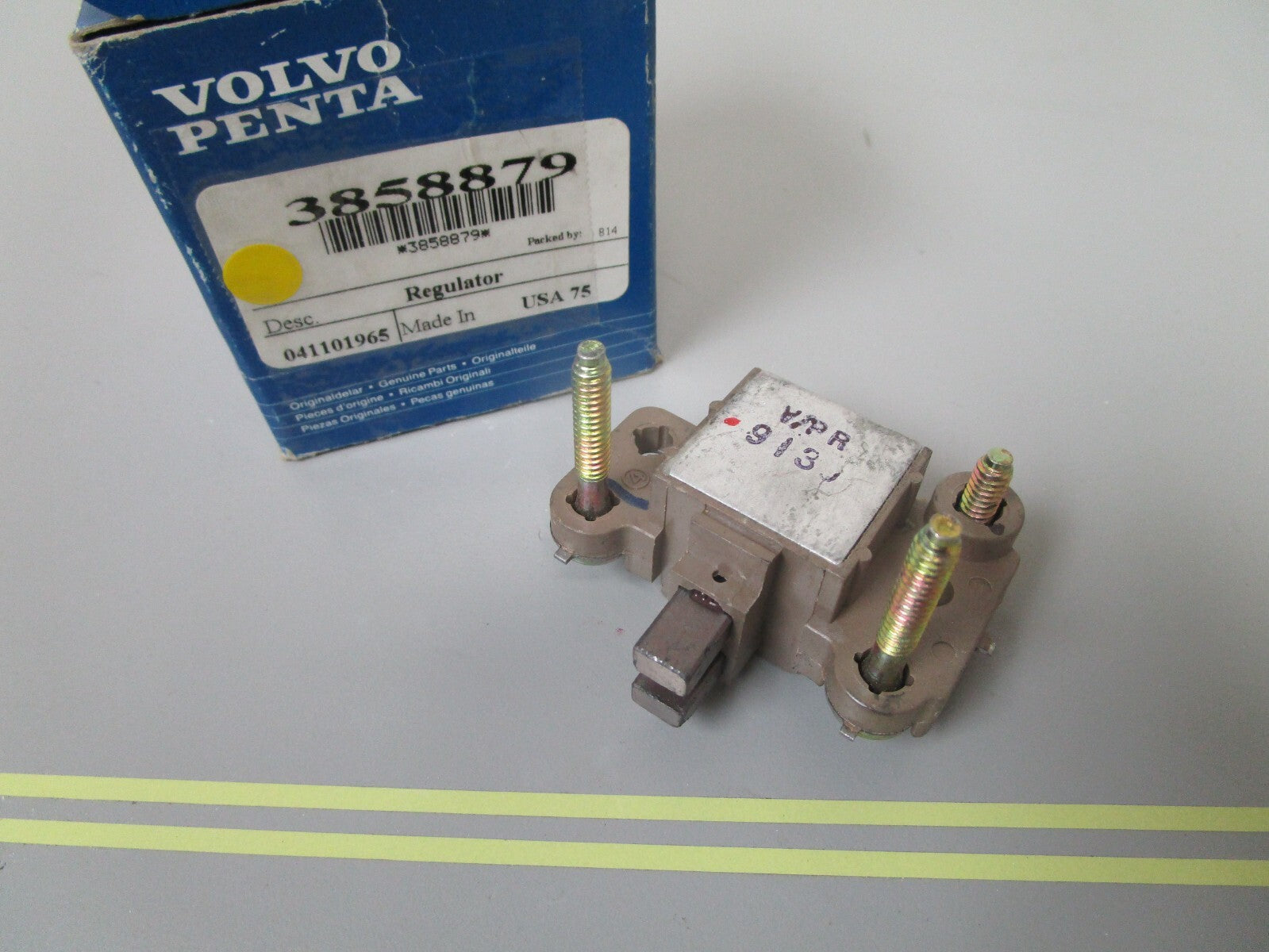 *NEW OEM* 0720 Volvo Penta Regulator 3858879