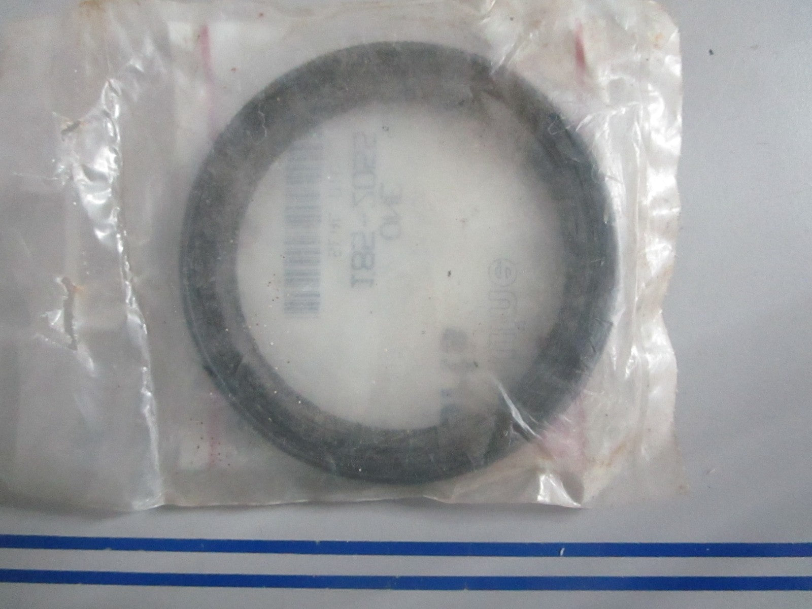 NEW OEM 185-2055 Onan Oil Seal 0820