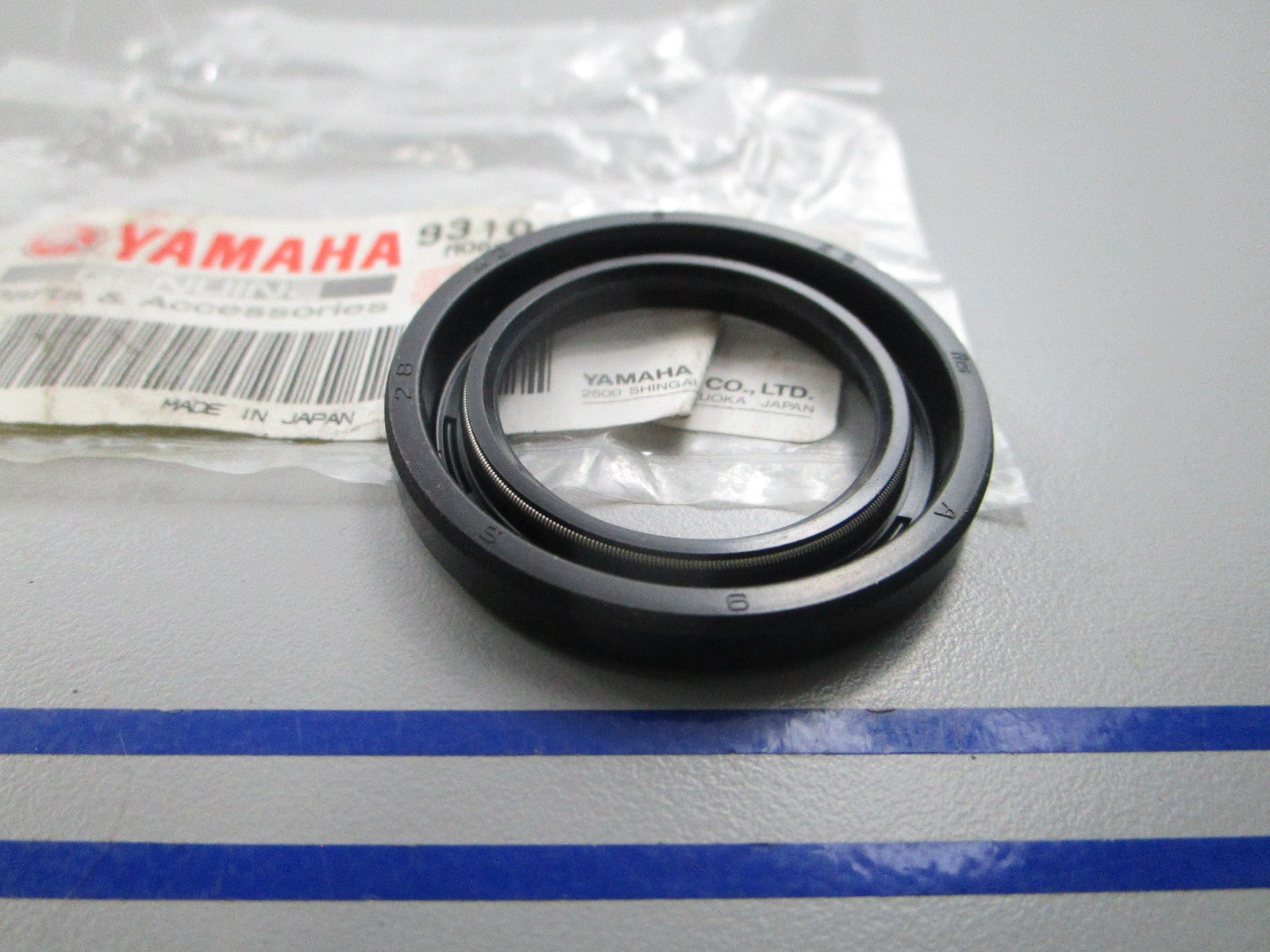 NEW OEM 93101-28002-00 Yamaha Oil Seal 0810