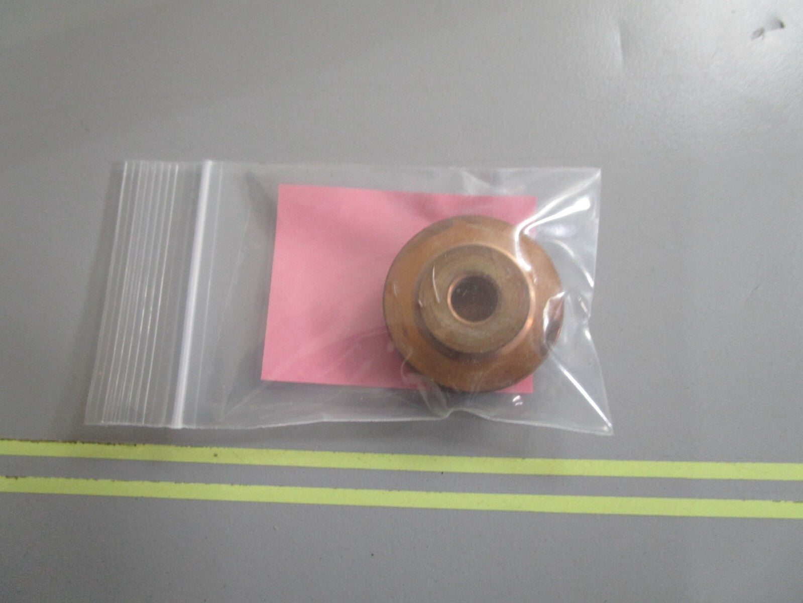 *NEW OEM* 0810 OMC Johnson Evinrude Retainer 308631 0308631