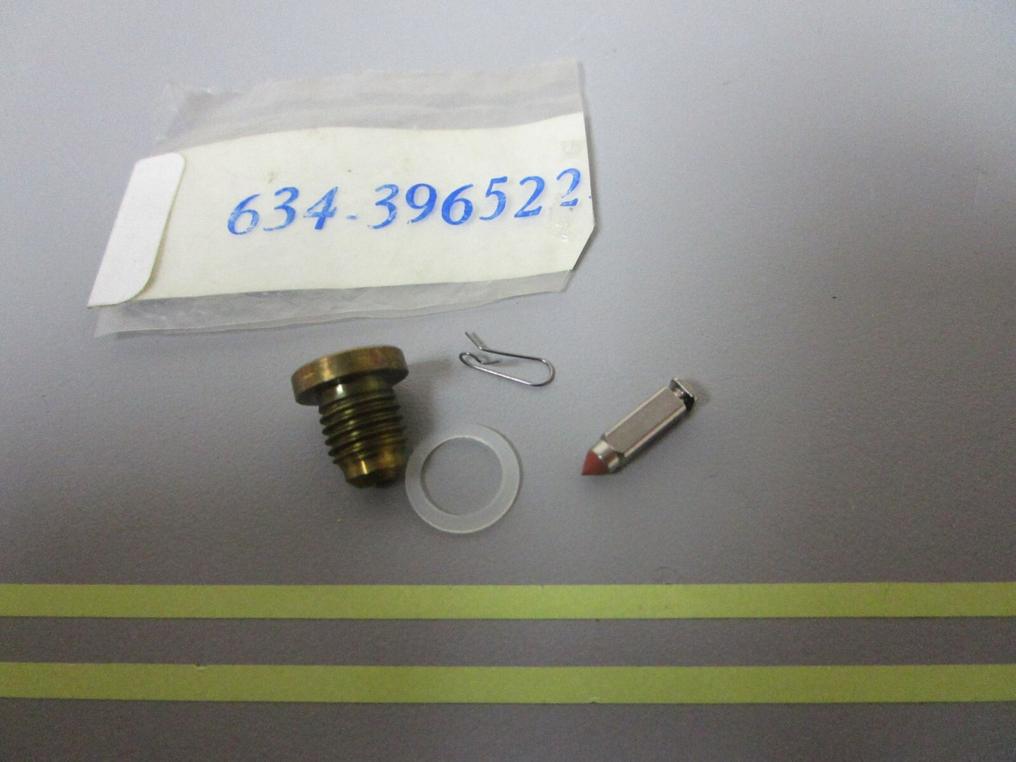 *NEW OEM* 0810 OMC Johnson Evinrude Needle & Valve Kit 396522 0396522