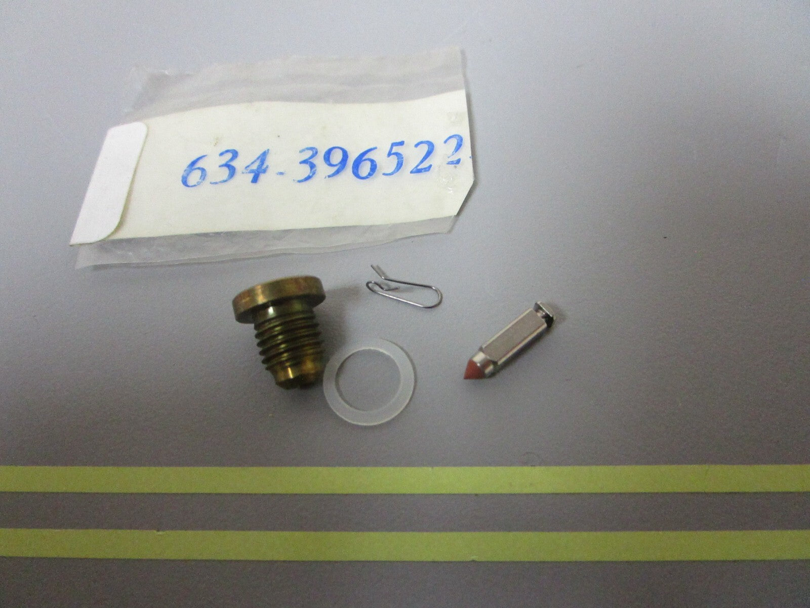 *NEW OEM* 0810 OMC Johnson Evinrude Needle & Valve Kit 396522 0396522