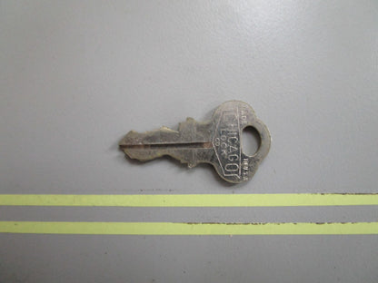 *NEW OEM* 0810 OMC Johnson Evinrude Ignition Key KF98 501613 0501613