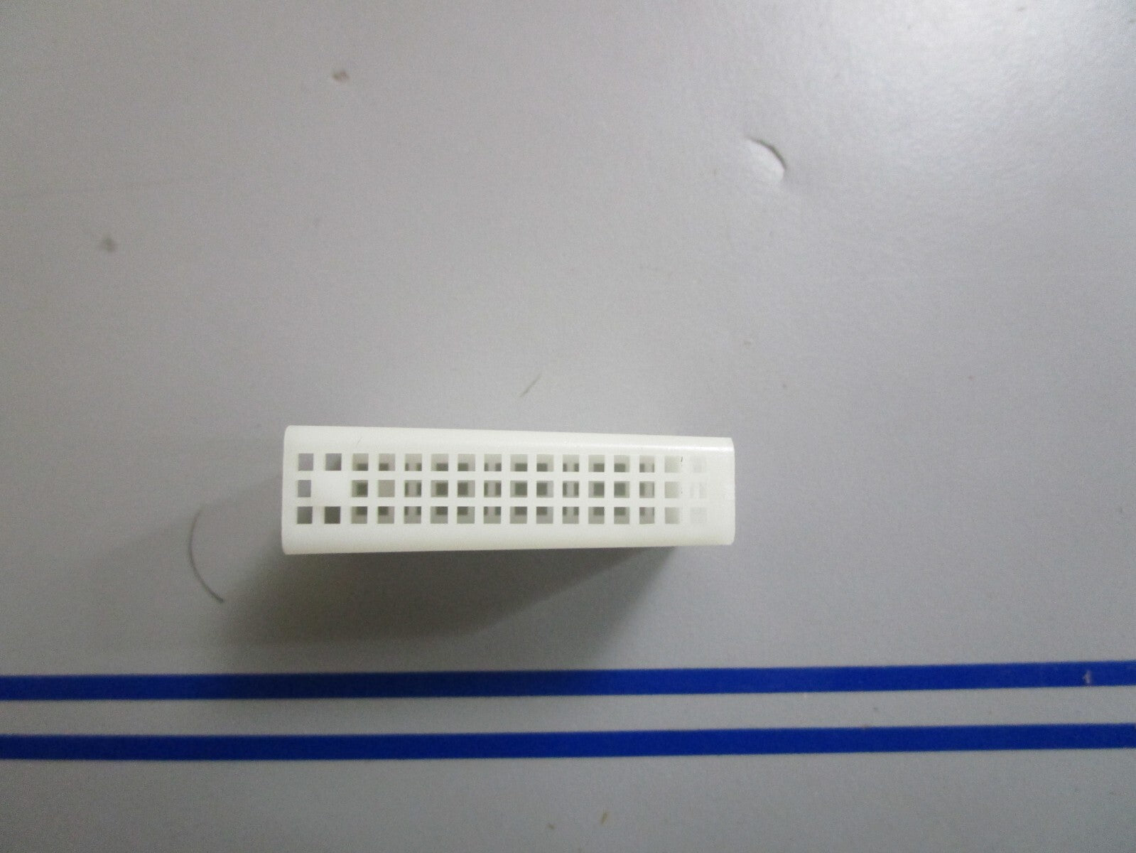 *NEW OEM* 0810 OMC Johnson Evinrude Screen 318991 0318991