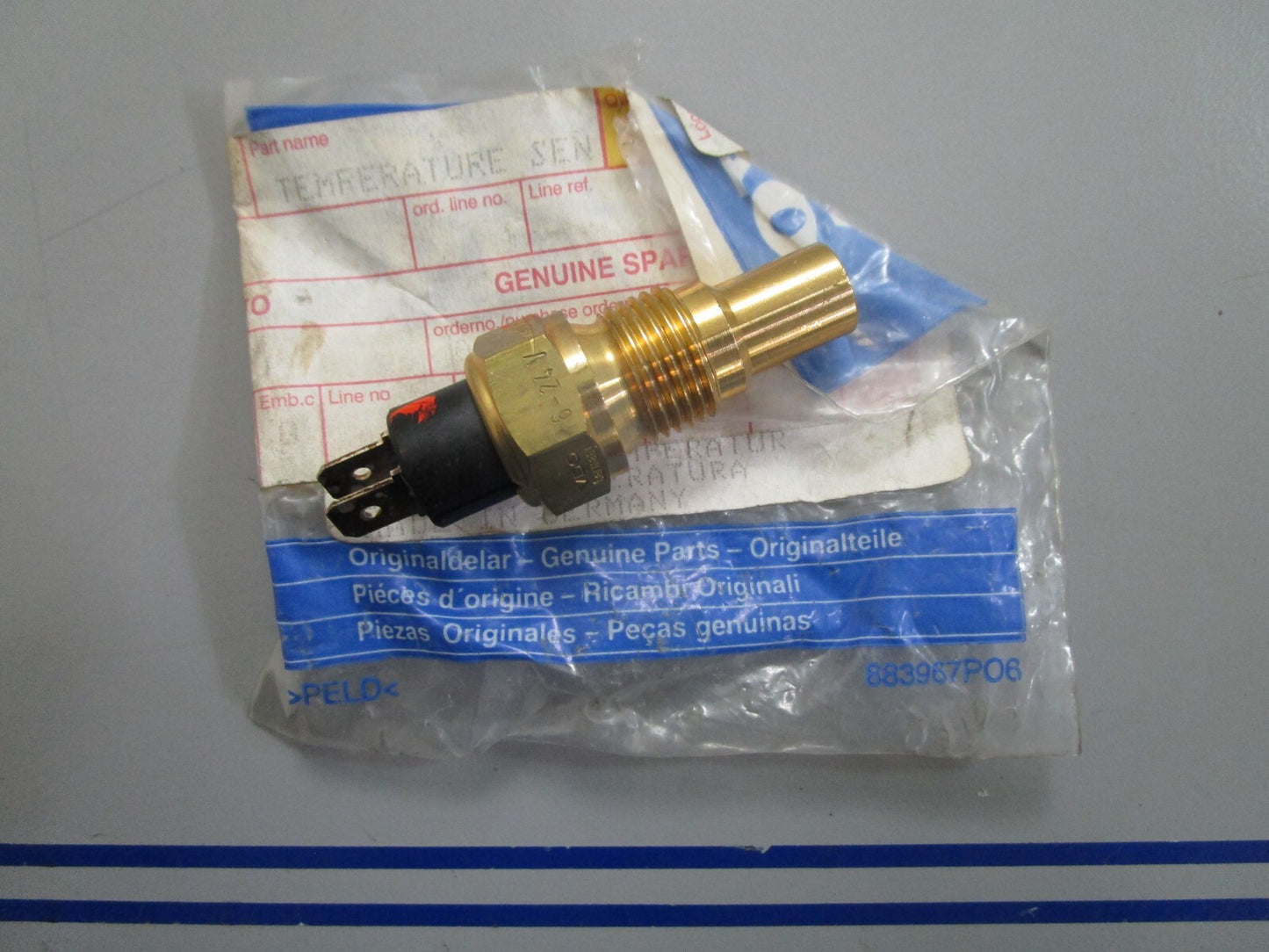 *NEW OEM* 0820 Volvo Penta Temperature Sensor 837044