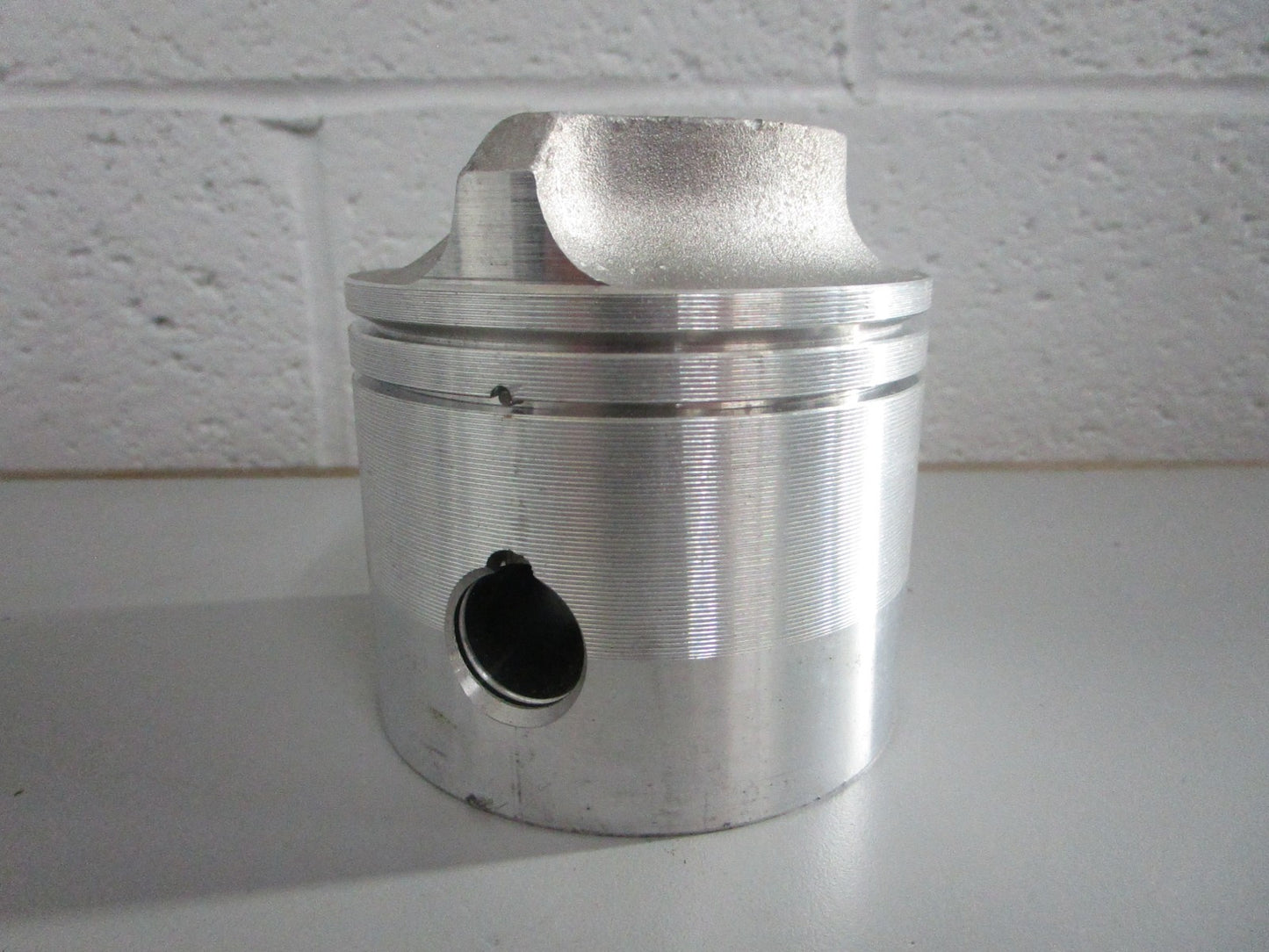 NEW OEM 378526 0378526 317806 OMC Johnson Evinrude .020 Piston 0820
