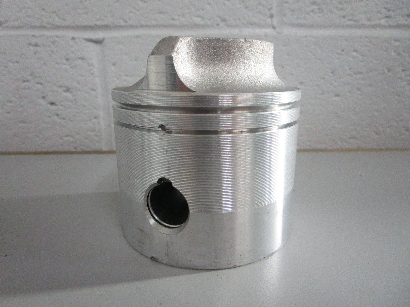 NEW OEM 378526 0378526 317806 OMC Johnson Evinrude .020 Piston 0820