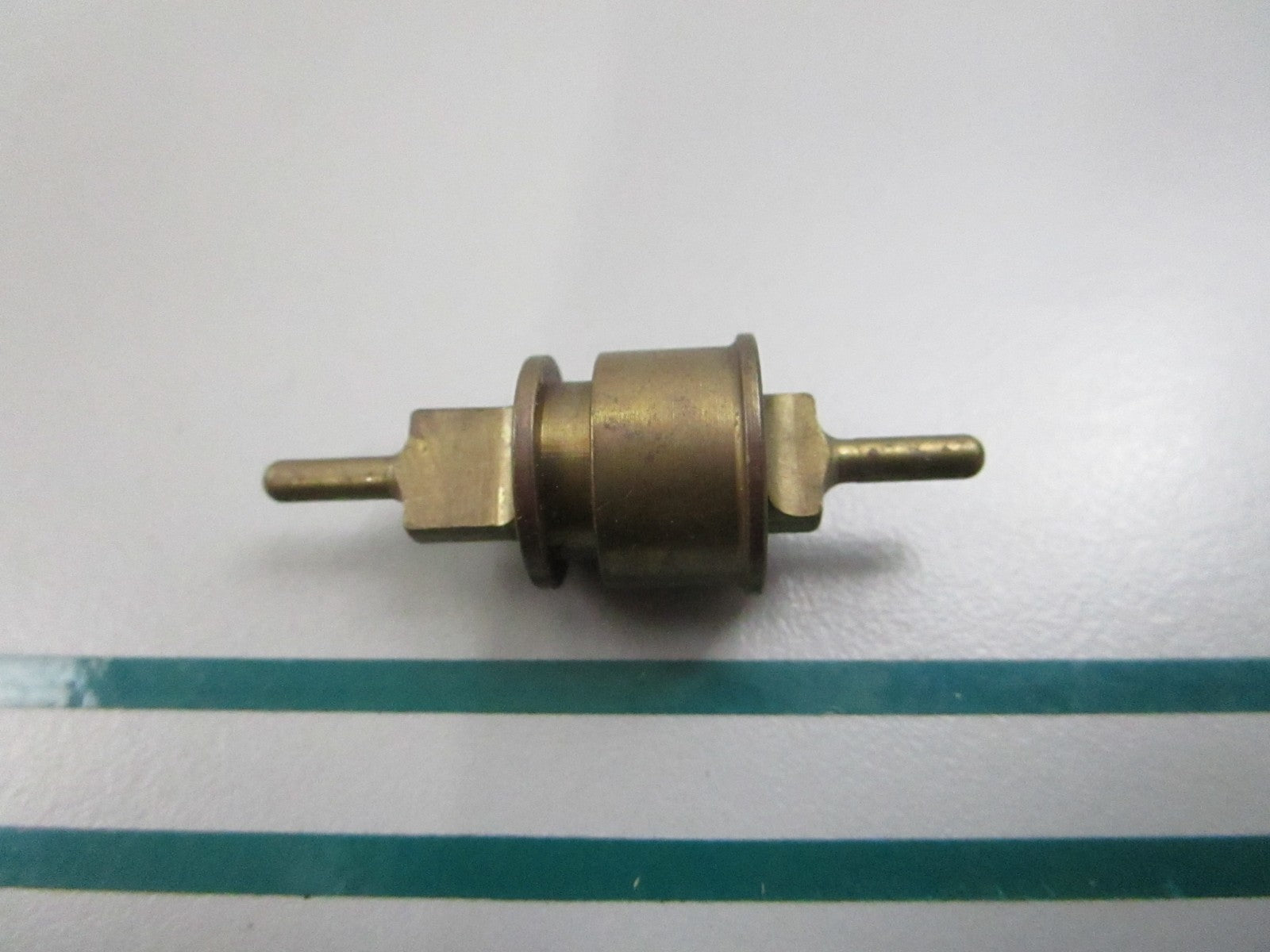 NEW OEM 323848 0323848 OMC Johnson Evinrude Pump Control Piston 0810