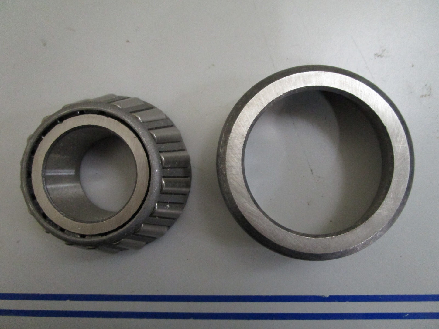 *NEW OEM* 0820 OMC Johnson Evinrude Tapered Bearing 379585 0379585