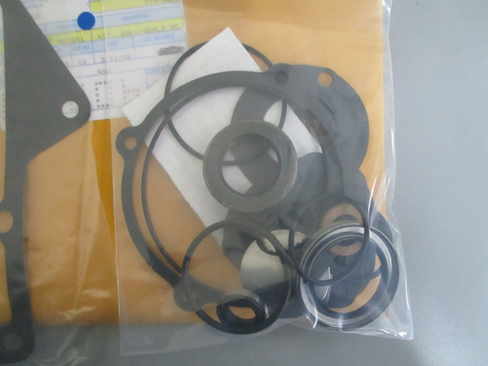 *NEW OEM* 0820 OMC Johnson Evinrude Gasket/Seal Kit 981801 0981801