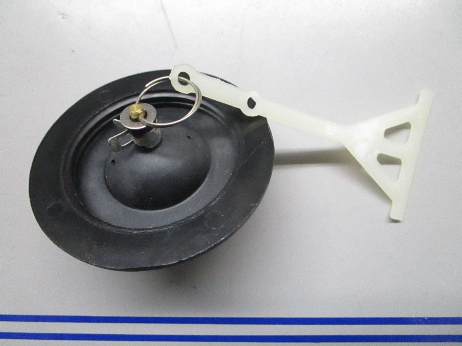 *NEW OEM* 0820 Tohatsu Fuel Tank Cap 369-70020-2